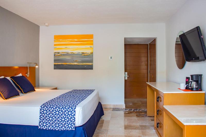 Plaza Pelicanos Club Beach Resort All Inclusive - image 8