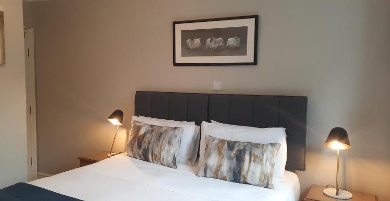 Standard Double Room image 3