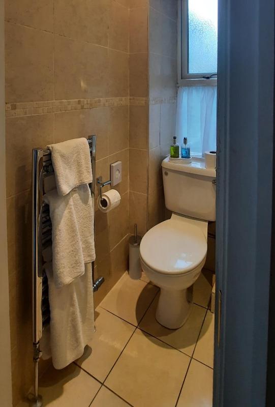 Twin Room (1-2 Adults) image 2