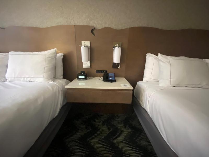 Queen Room with Two Queen Beds image 2