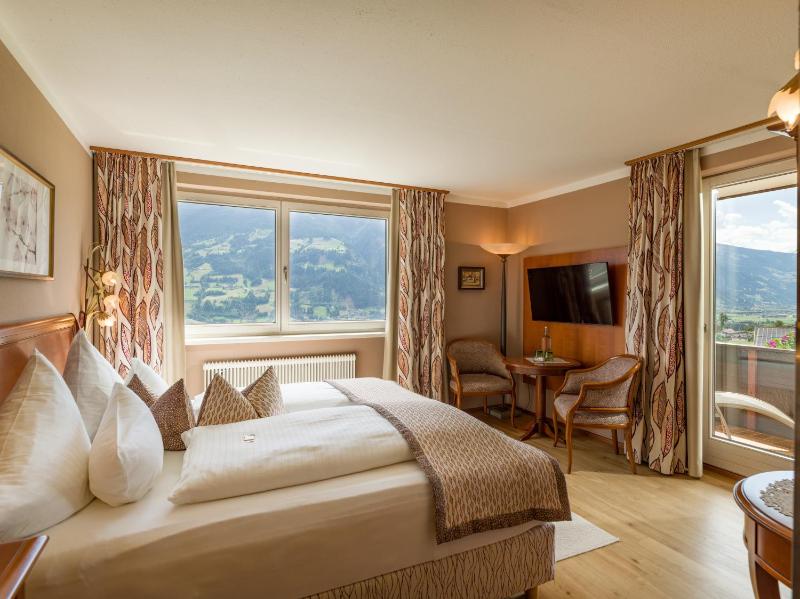 Superior Double Room image 1