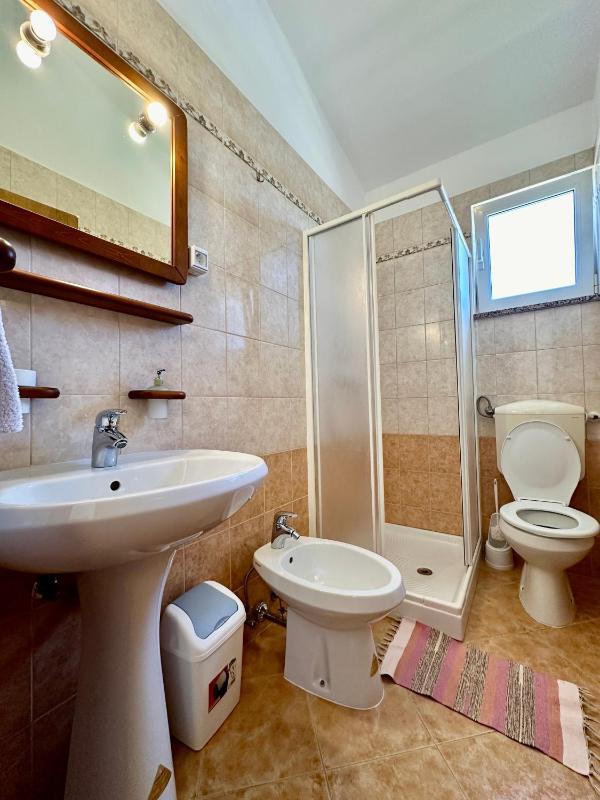 Double Room image 4