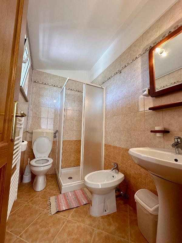 Double Room image 3