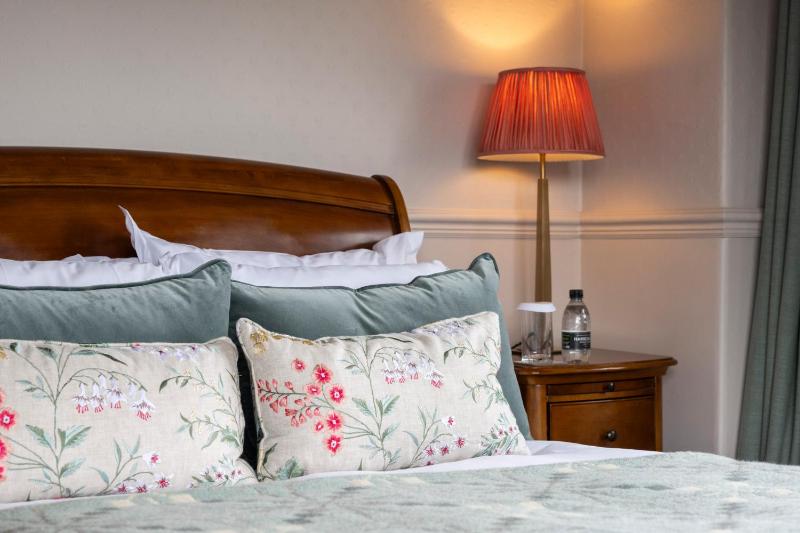 Standard Double Room image 4