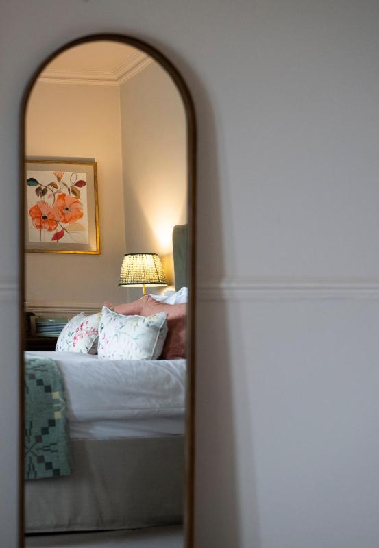 Standard Double Room image 3