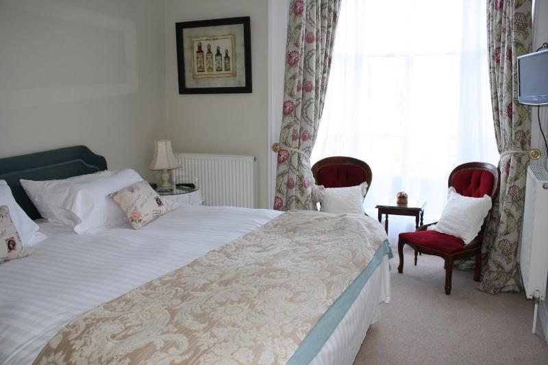 Double Room image 2