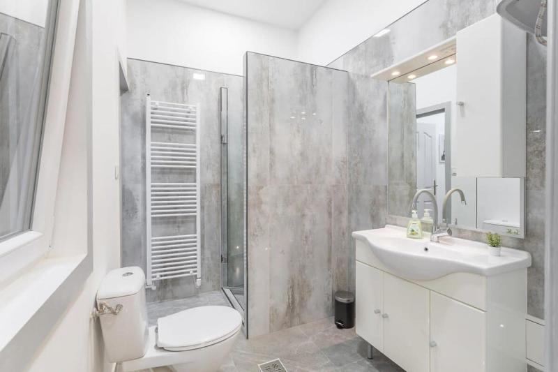 New Central and Convenient Flat - image 12