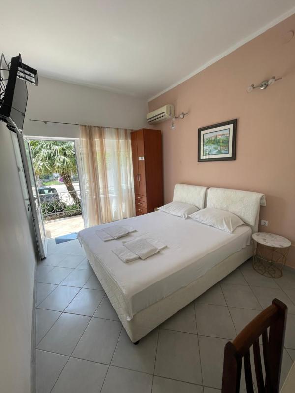 Studio Apartment image 1