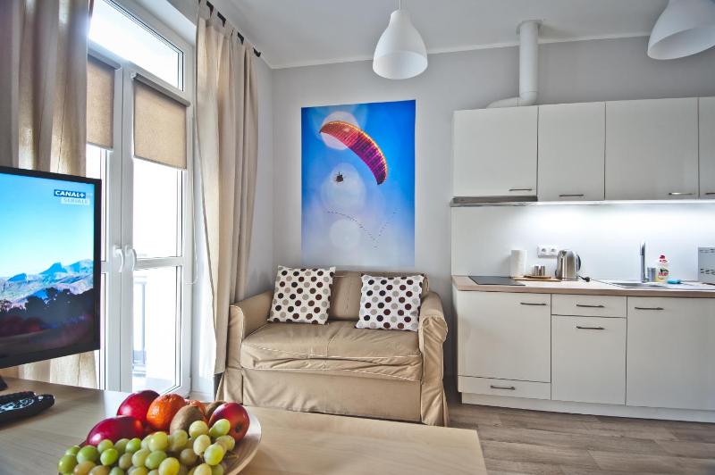 Studio Apartment with Terrace image 4
