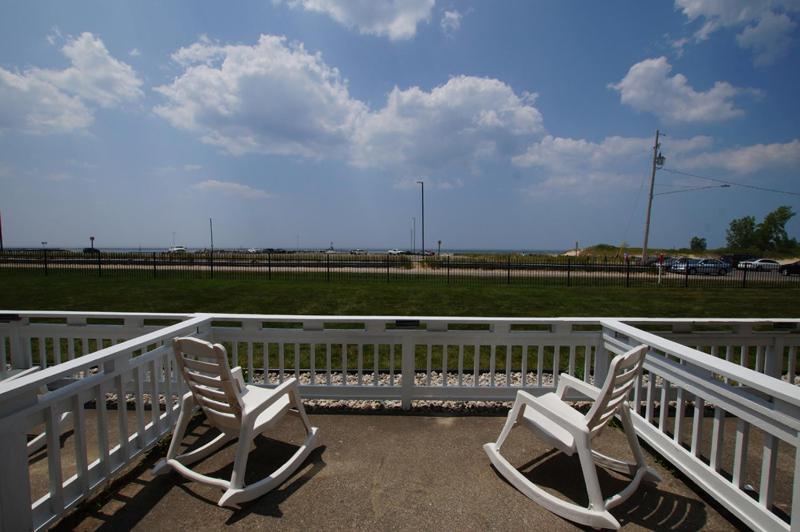 Double Room with Patio image 2