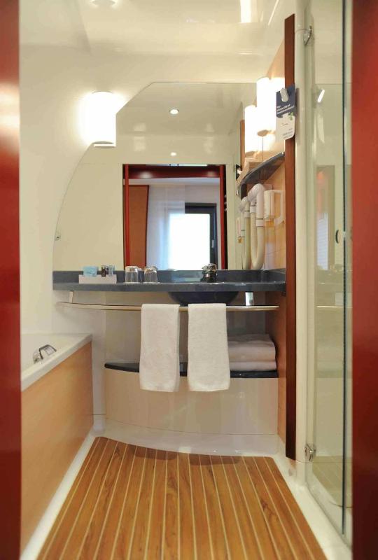 Superior Suite image 3