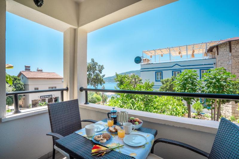 Suite with Sea View image 4