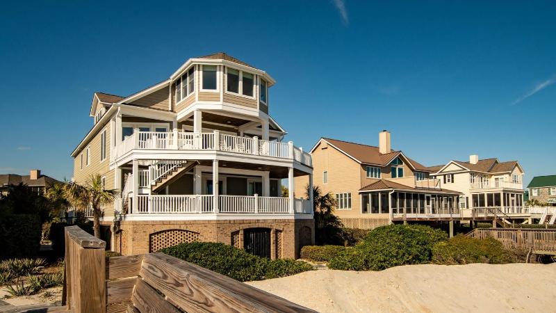 Six-Bedroom House image 1