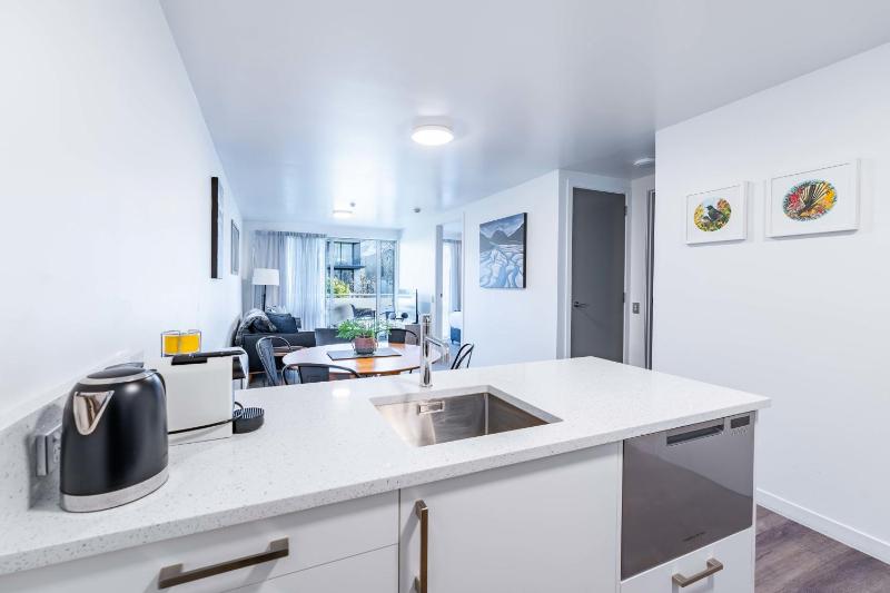 Central Apartment 111 - image 19