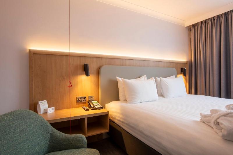 Standard Double Room - Disability Access image 3