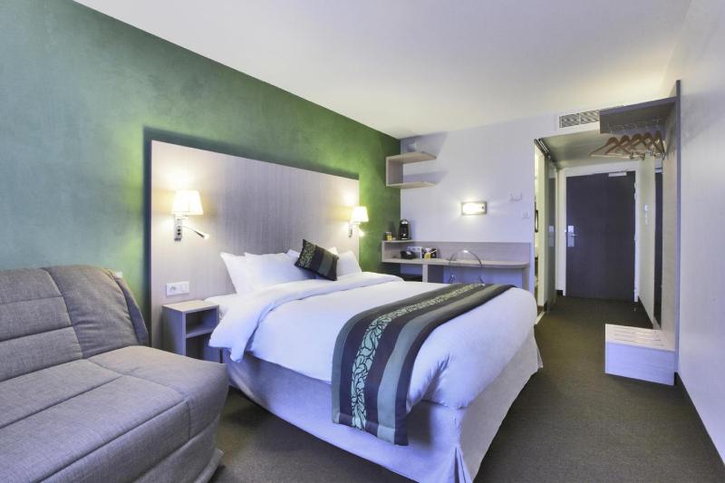 Superior Triple Room image 1