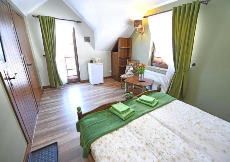 Double Room image 4