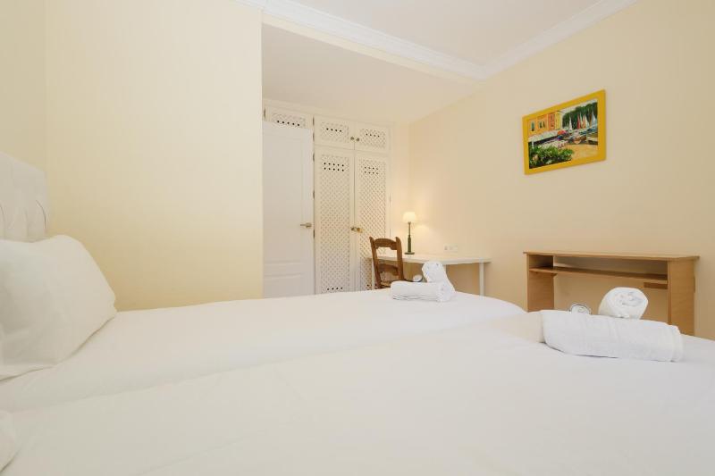 Villa in Elviria a retreat among palm trees with private heated pool and barbecue Marbella - image 9