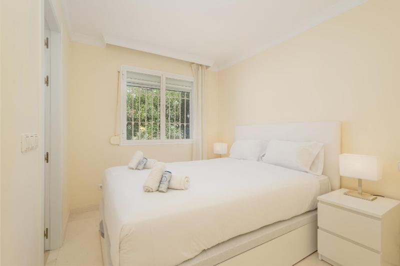 Villa in Elviria a retreat among palm trees with private heated pool and barbecue Marbella - image 15
