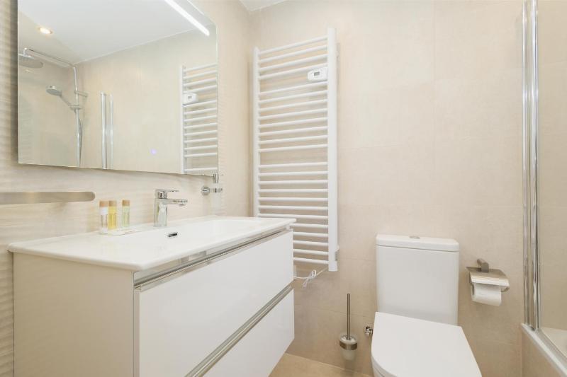 Villa in Elviria a retreat among palm trees with private heated pool and barbecue Marbella - image 12