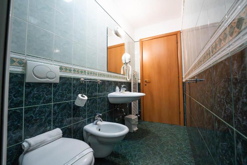 One-Bedroom Apartment (4 Adults) image 4