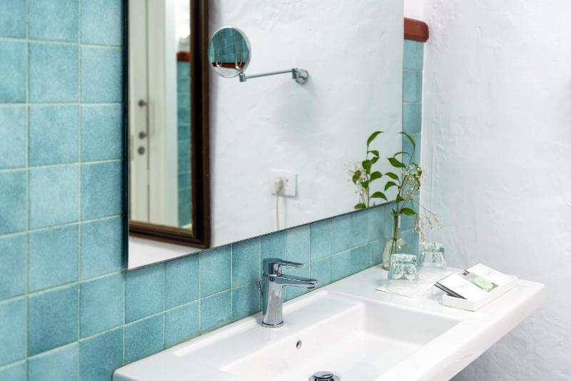 Double or Twin Room image 2