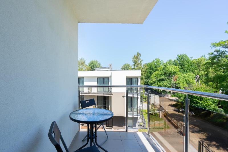 Studio with kitchen annex image 3