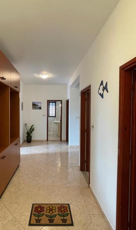 Three-Bedroom Apartment with Terrace and Sea View image 2