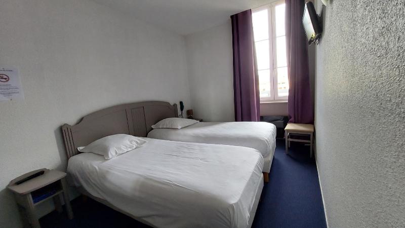 Standard Double Room image 4