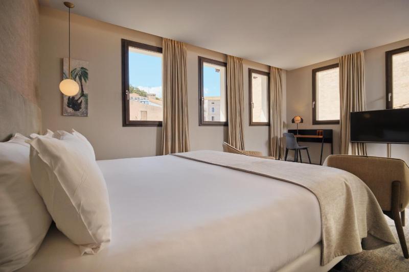 Junior Suite image 1
