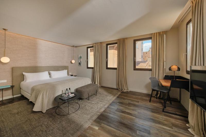 Junior Suite image 3