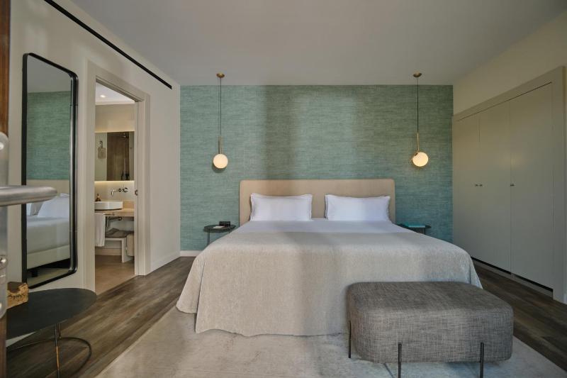 Deluxe Room image 1