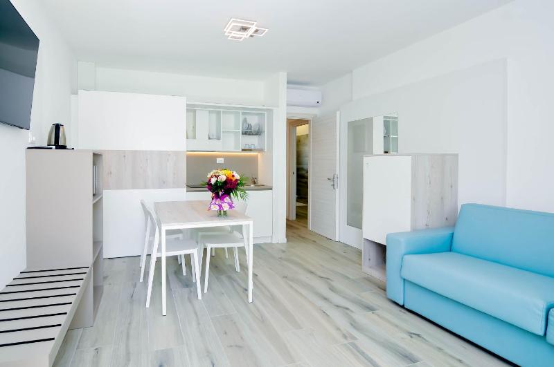 Marina Suites & Apartments 4 stelle S - image 7