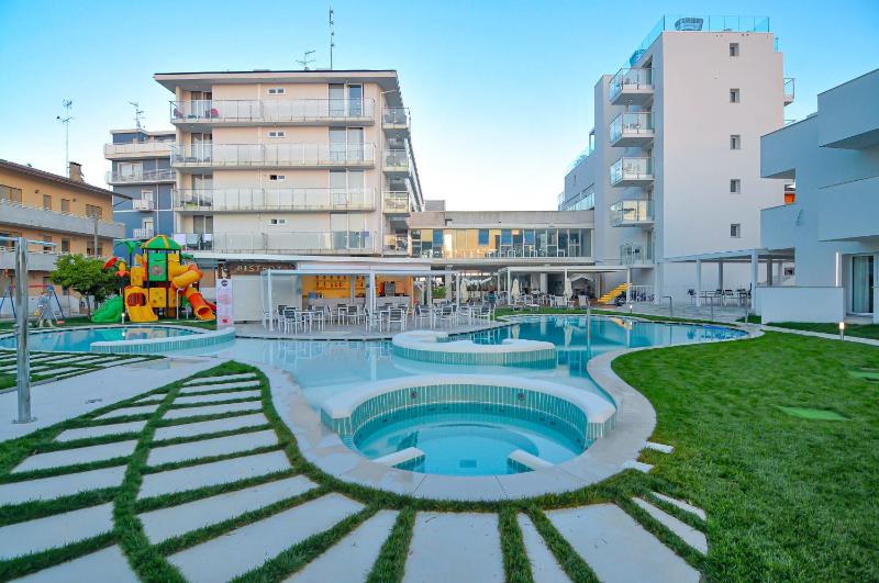 Marina Suites & Apartments 4 stelle S - image 10