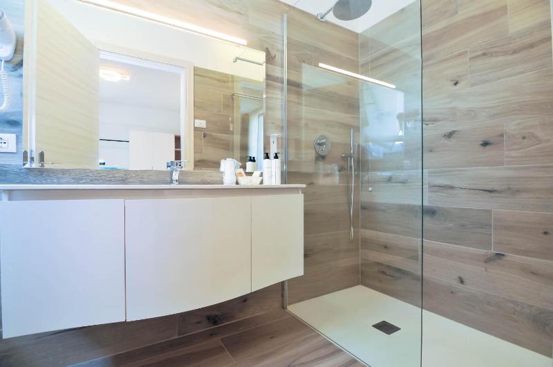 Marina Suites & Apartments 4 stelle S - image 11
