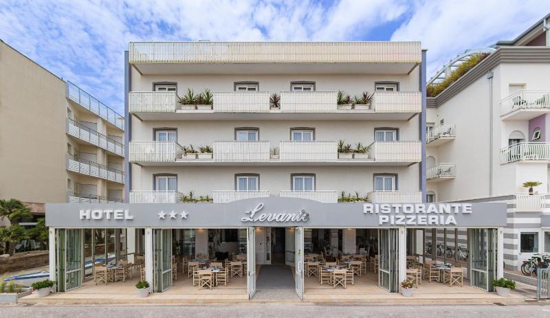 Hotel Levante - image 1