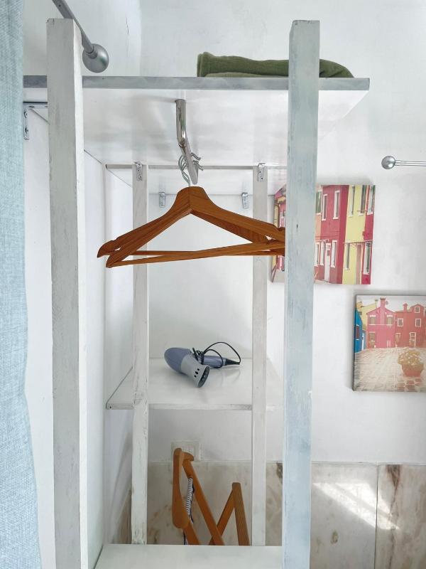 Double Room with Shared Bathroom image 4