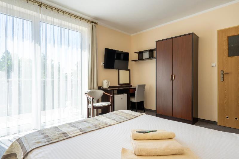 Double Room with Balcony image 1