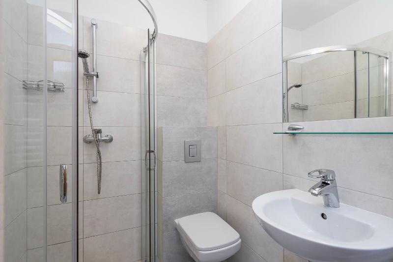 Double Room with Balcony image 2