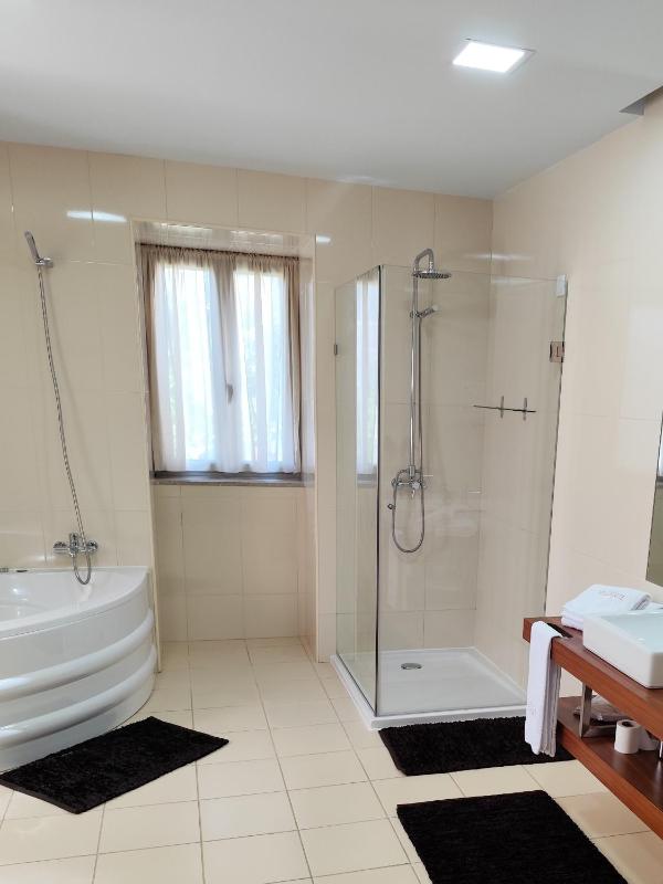 Suite with Spa Bath image 2