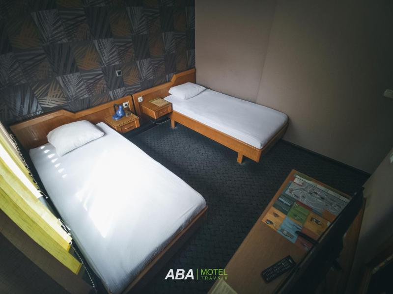 Twin Room image 4