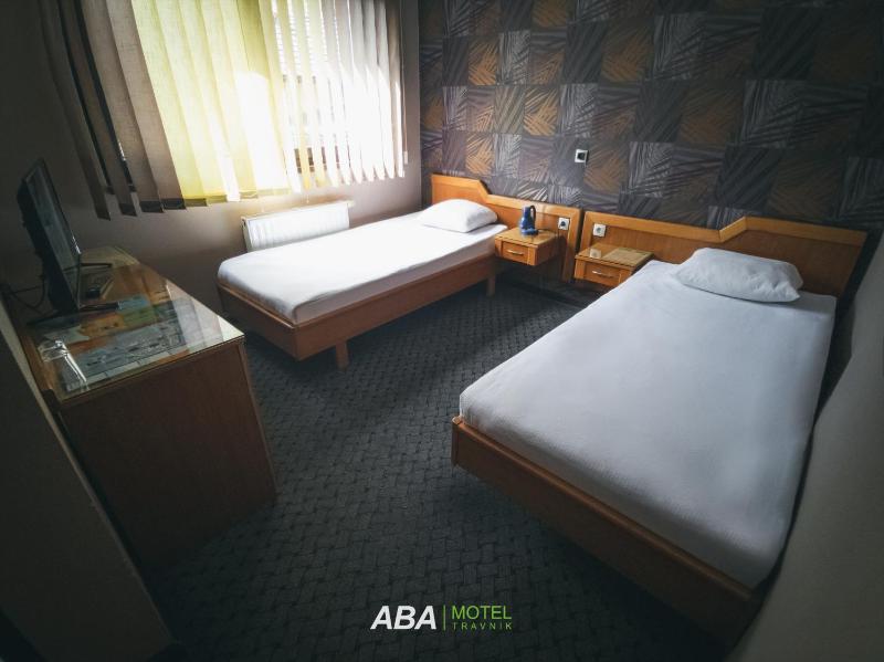 Twin Room image 3