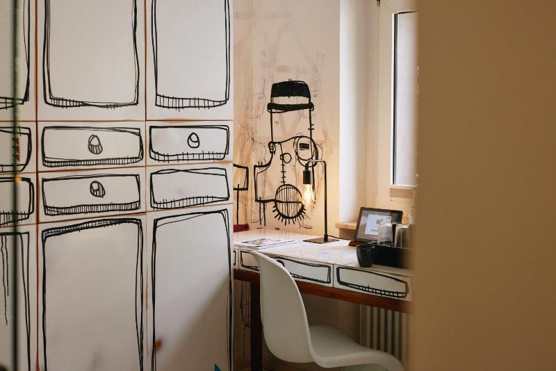 Double Room (Designroom - Popular) image 4