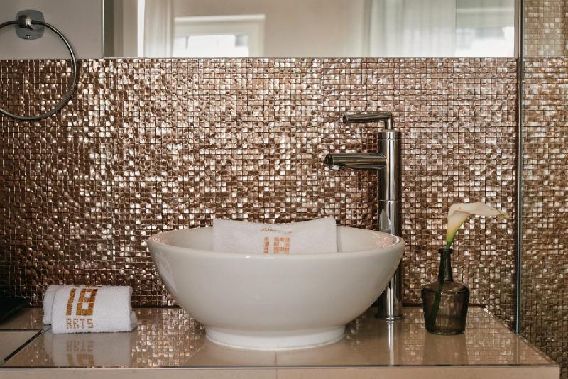 Double Room (Designroom - Extremely Popular) image 3