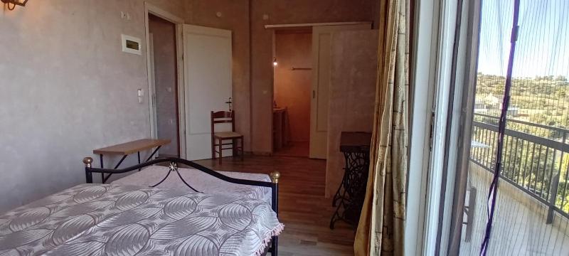 Four-Bedroom House with Terrace and Sea View image 3
