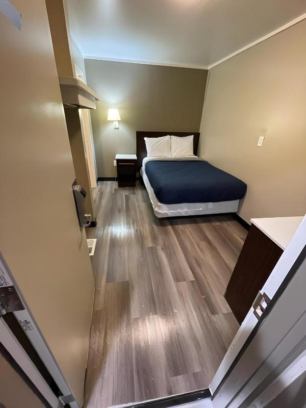 Double Room image 2