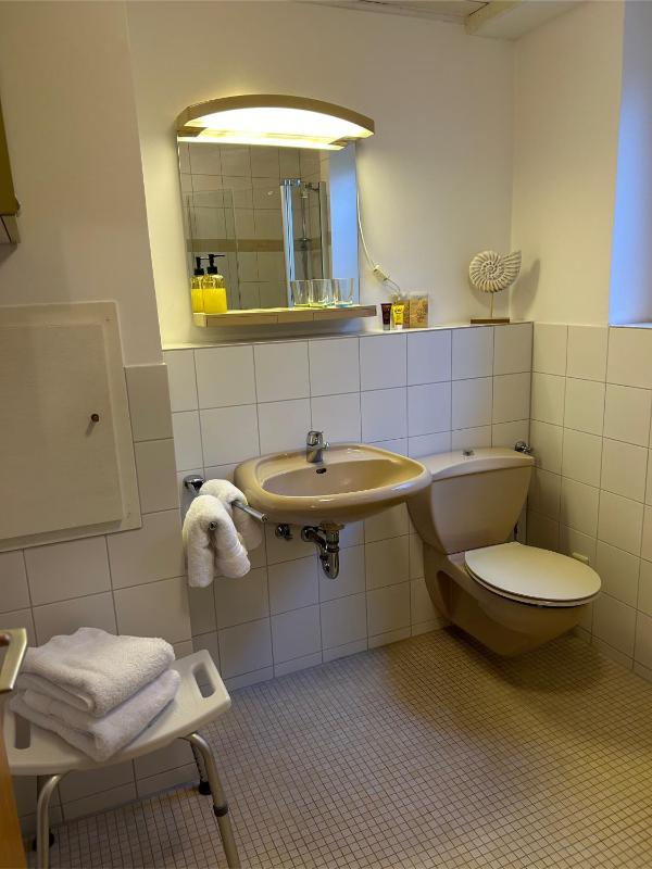 One-Bedroom Apartment image 3