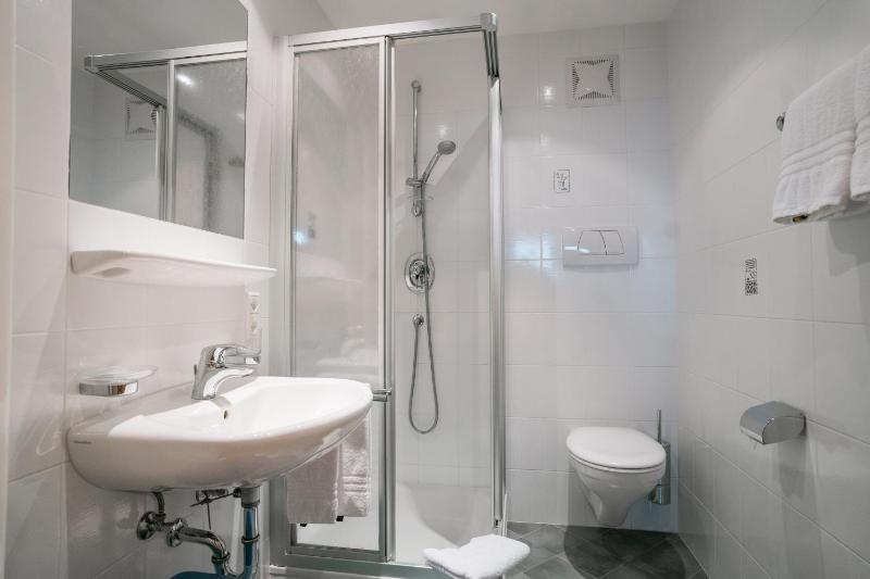 One-Bedroom Apartment image 2
