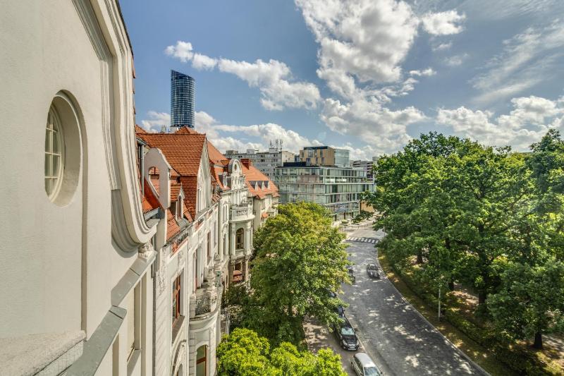 RentPlanet - Apartament Powstańców Śląskich - image 7