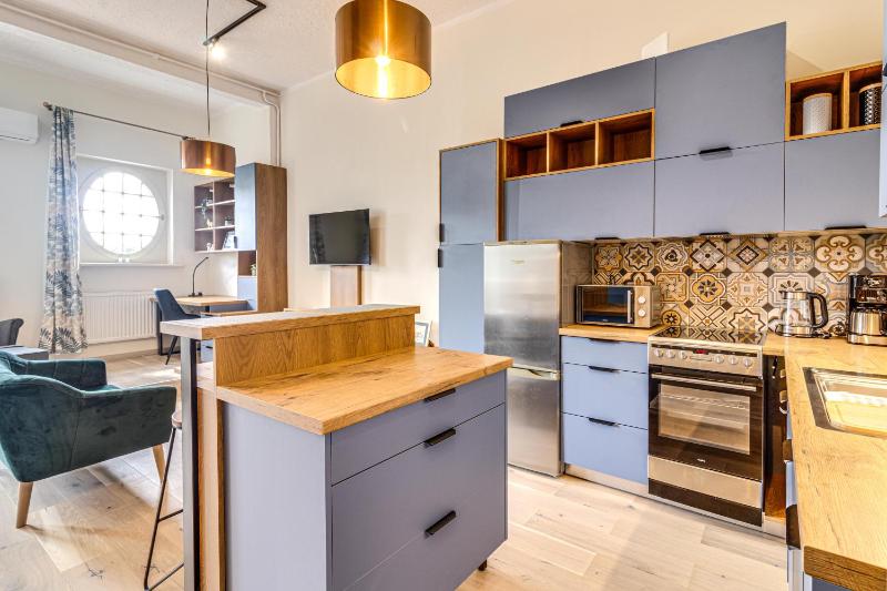 RentPlanet - Apartament Powstańców Śląskich - image 11